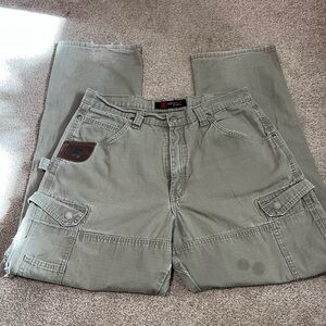 Wrangler Men's Cargo Pants in Sage Green